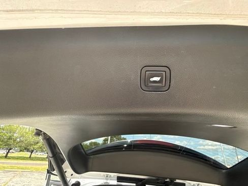Certified 2019 Buick Enclave Avenir w/ Avenir Technology Package AWD/4WD image 32