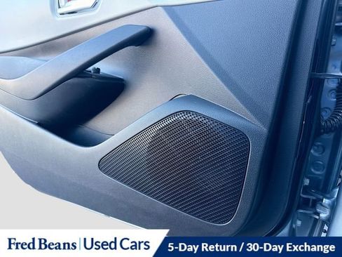 Used 2021 Toyota Corolla LE image 19