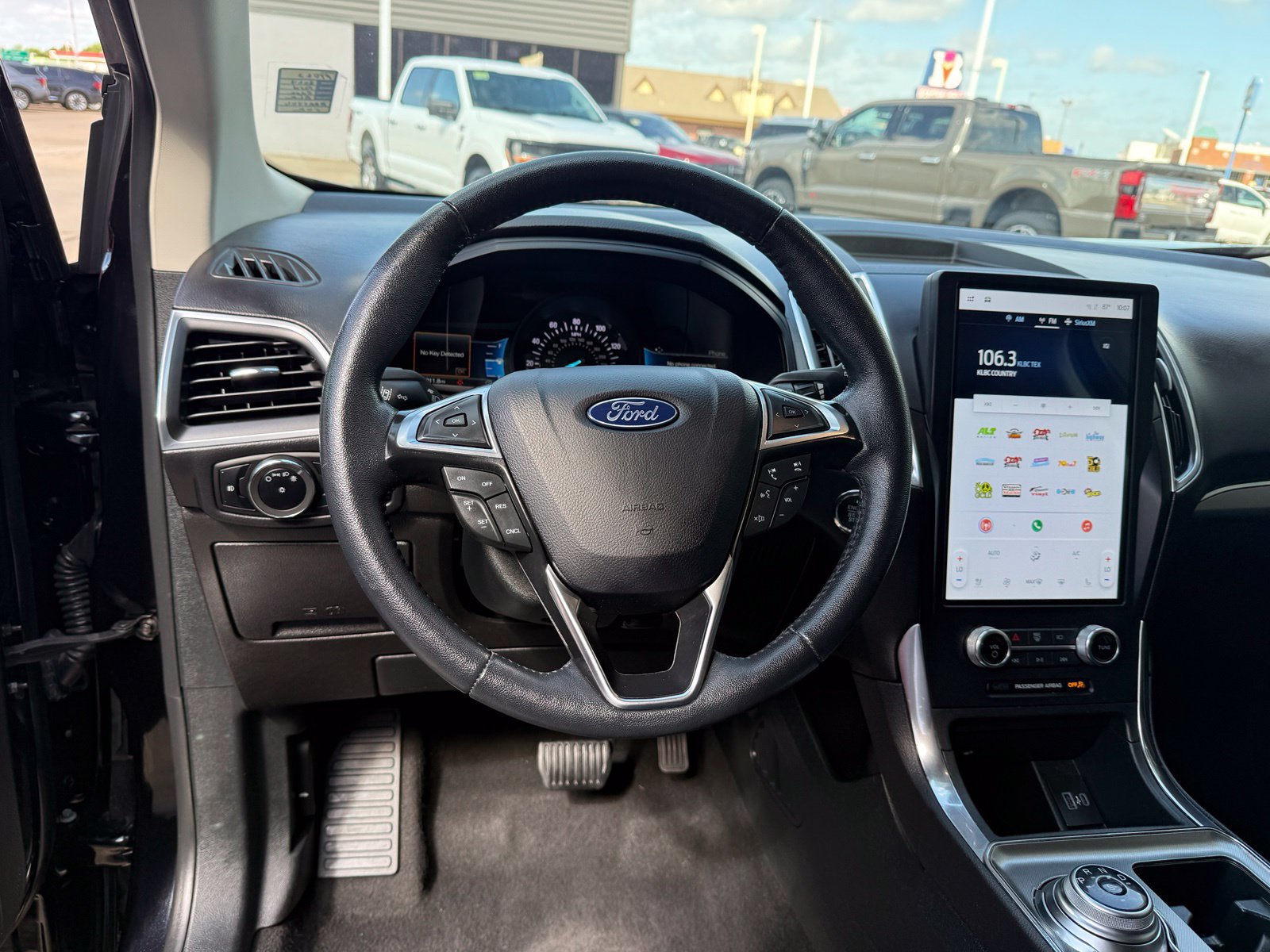Certified 2024 Ford Edge Titanium AWD/4WD image 11
