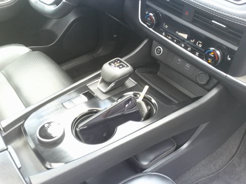Used 2023 Nissan Rogue SV w/ SV Premium B Package AWD/4WD image 29