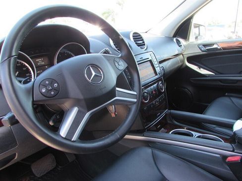 Used 2011 Mercedes-Benz GL 450 4MATIC image 17