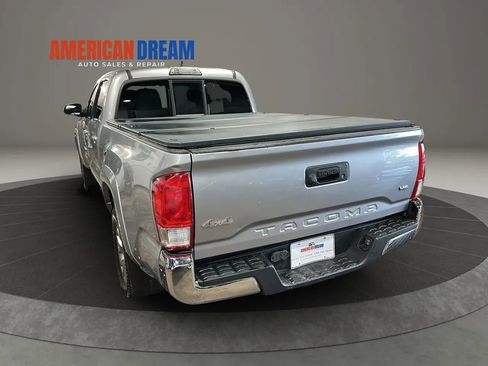 Used 2017 Toyota Tacoma SR5 w/ Tow Package AWD/4WD image 3
