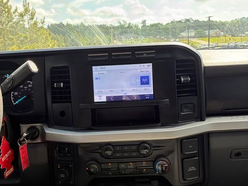 Used 2024 Ford F350 XLT AWD/4WD image 28