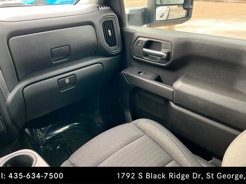 Used 2024 Chevrolet Silverado 2500 Custom w/ Custom Value Package image 10