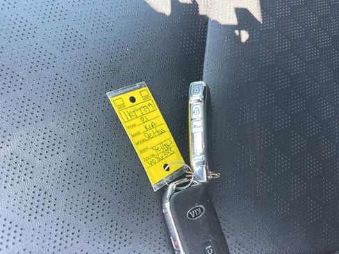 Used 2021 Kia Seltos SX w/ SX Sunroof Package image 35