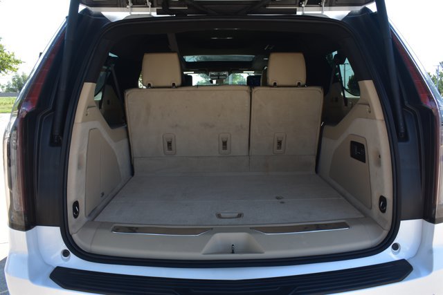 Used 2021 Cadillac Escalade ESV Premium Luxury RWD image 19
