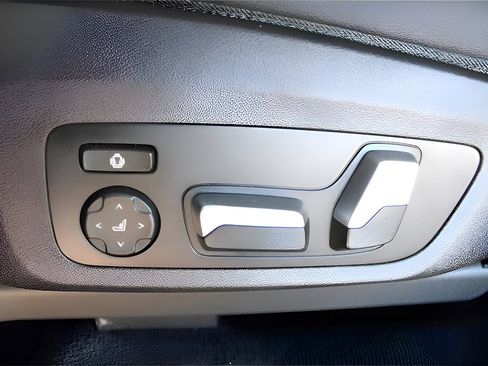 Used 2021 BMW X3 sDrive30i w/ Convenience Package image 14