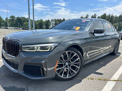 Used 2021 BMW 750i xDrive w/ M Sport Package AWD/4WD image 2