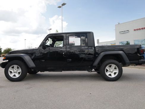 Used 2023 Jeep Gladiator Sport AWD/4WD image 2
