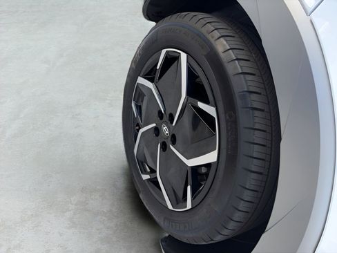 Used 2024 Hyundai Ioniq 5 Limited image 16