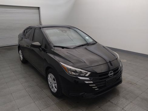 Used 2025 Nissan Versa S w/ Trunk Package image 13