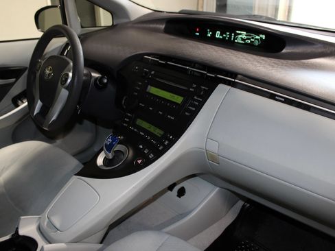 Used 2010 Toyota Prius Two FWD image 26