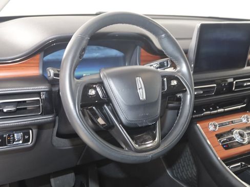 Used 2024 Lincoln Aviator Reserve AWD/4WD image 6