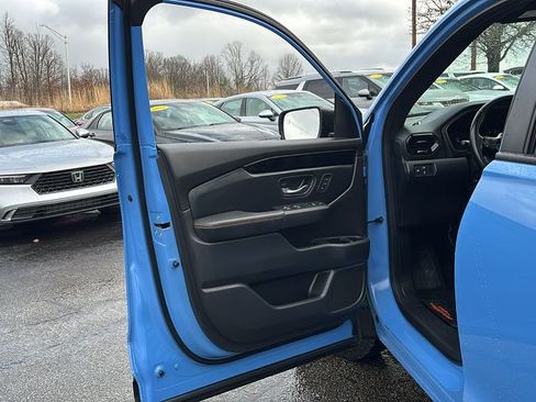 Used 2024 Honda Pilot TrailSport image 11