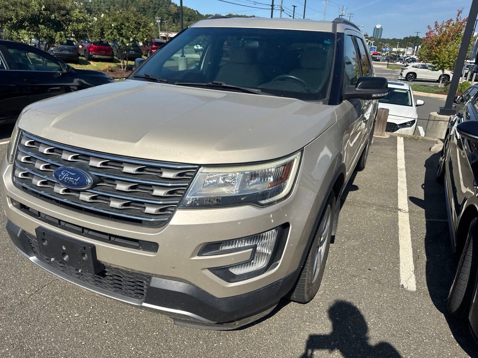 Used 2017 Ford Explorer XLT AWD/4WD image 18