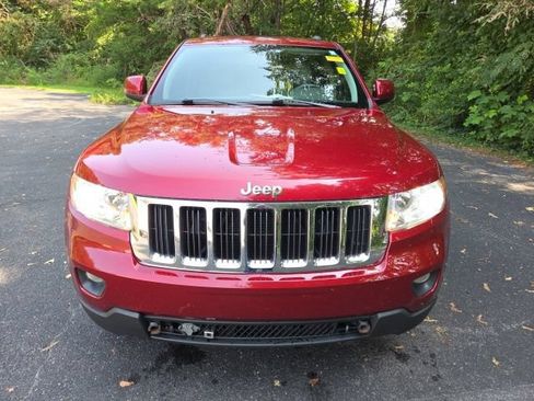 Used 2013 Jeep Grand Cherokee Laredo AWD/4WD image 3