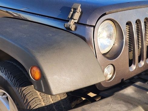 Used 2016 Jeep Wrangler Unlimited Sport w/ Connectivity Group image 9