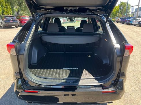 Used 2021 Toyota RAV4 SE AWD/4WD image 9