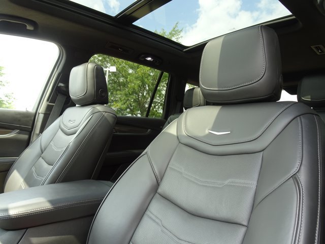 Used 2022 Cadillac XT6 Sport w/ Platinum Package AWD/4WD image 11