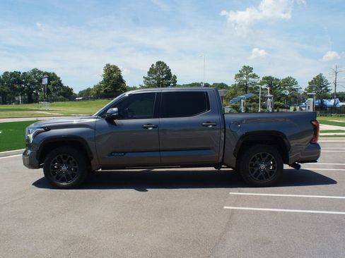 Used 2023 Toyota Tundra Platinum AWD/4WD image 13