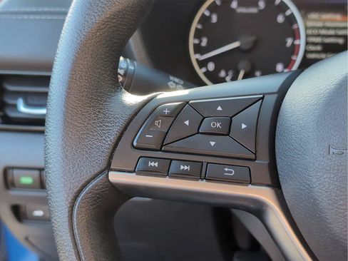 Used 2024 Nissan Sentra SV FWD image 25