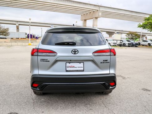 Used 2026 Toyota Corolla Cross XSE w/ Convenience Package image 8