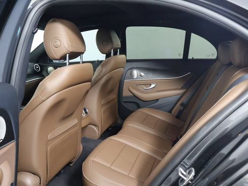 Used 2022 Mercedes-Benz E 450 4MATIC Sedan image 11