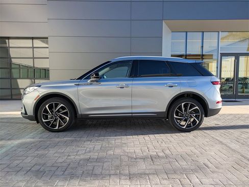 Certified 2024 Lincoln Corsair Reserve w/ Equipment Group 201A image 7