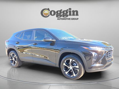 New 2026 Chevrolet Trax RS w/ Driver Confidence Package image 8