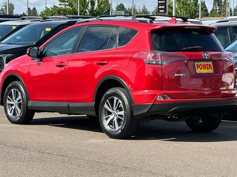 Used 2017 Toyota RAV4 XLE w/ All Weather Liner Package AWD/4WD image 6