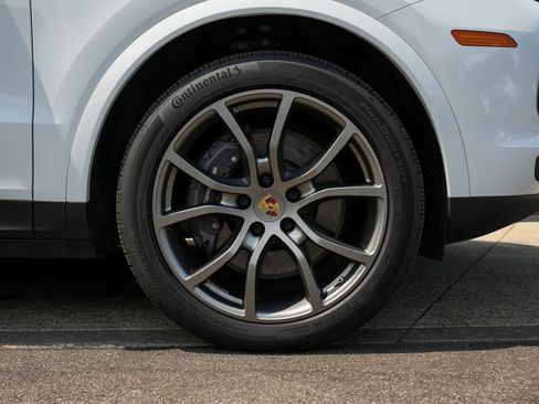 Certified 2022 Porsche Cayenne Coupe AWD/4WD image 38