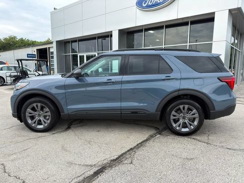 Used 2026 Ford Explorer Active w/ Active Comfort Package AWD/4WD image 4