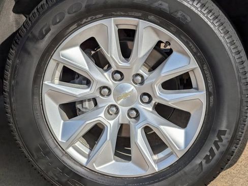 Used 2020 Chevrolet Silverado 1500 Custom w/ Custom Value Package RWD image 10