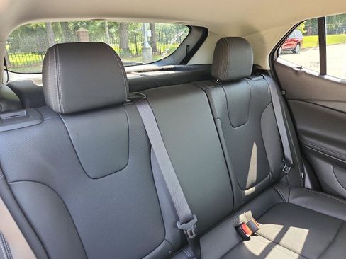 Certified 2024 Buick Encore GX Sport Touring FWD image 8