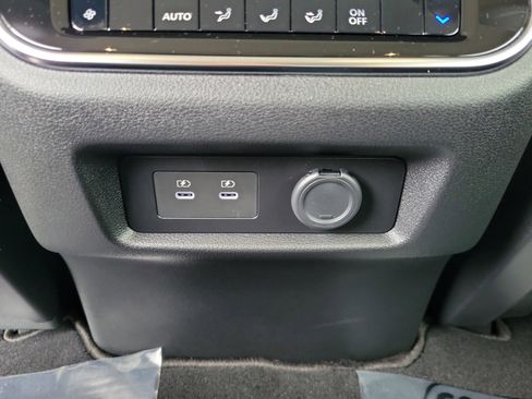 New 2026 Nissan Armada SV image 10