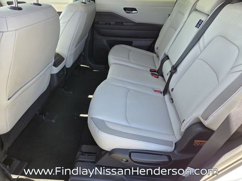 New 2026 Nissan Pathfinder SL FWD image 8