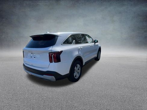 Used 2025 Kia Sorento LX image 22