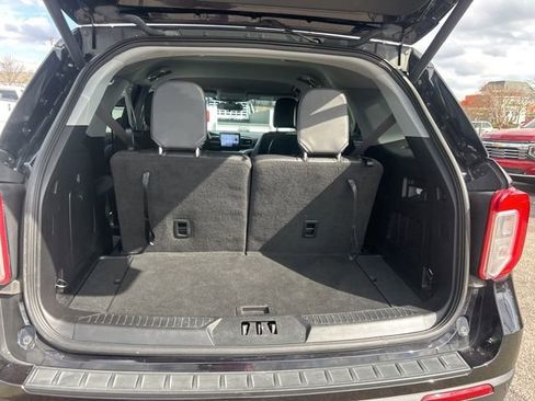Used 2022 Ford Explorer XLT w/ Equipment Group 202A image 29
