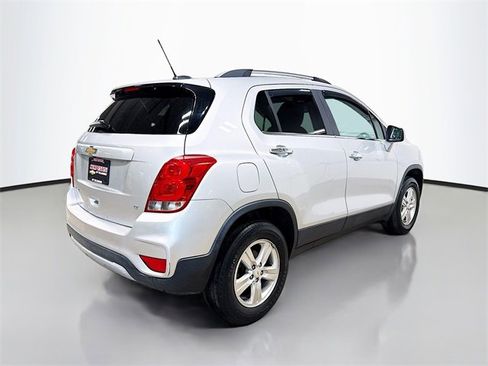 Used 2018 Chevrolet Trax LT w/ LT Convenience Package image 6