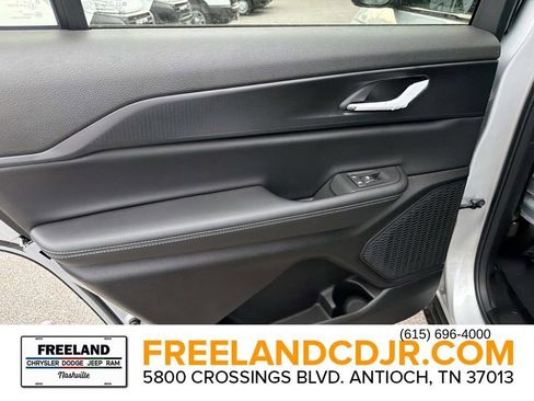 New 2025 Jeep Grand Cherokee L Altitude AWD/4WD image 13