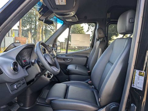 New 2025 Mercedes-Benz Sprinter 2500 image 23