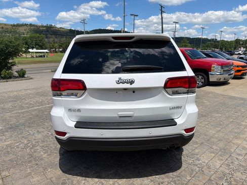Used 2021 Jeep Grand Cherokee Laredo AWD/4WD image 7