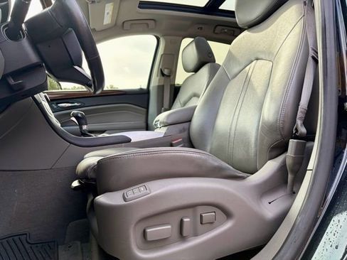 Used 2012 Cadillac SRX Luxury image 27