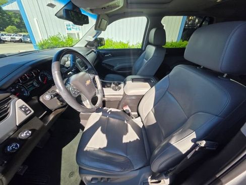 Used 2019 Chevrolet Tahoe LT w/ LT Signature Package AWD/4WD image 12