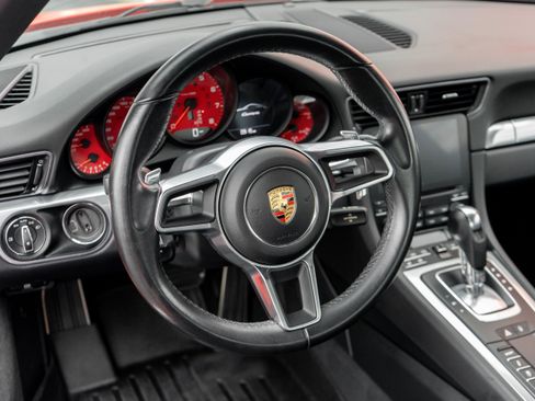 Used 2018 Porsche 911 Carrera RWD image 13