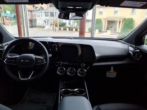 New 2025 Chevrolet Blazer EV LT image 12
