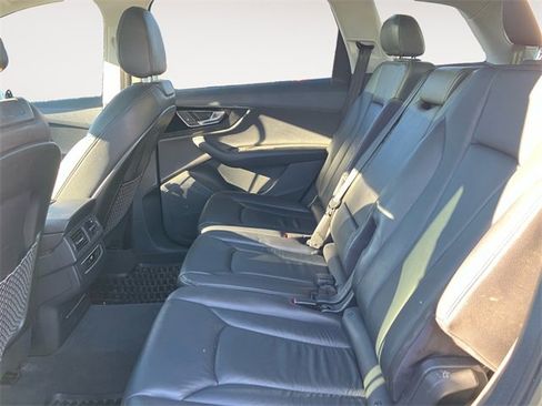 Used 2017 Audi Q7 3.0T Premium image 13