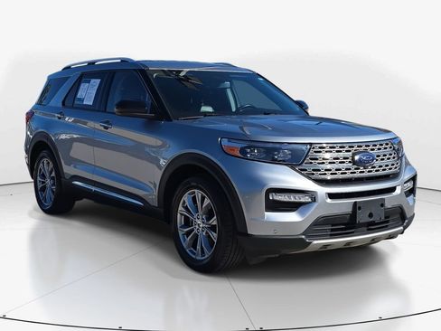 Used 2023 Ford Explorer Limited image 2