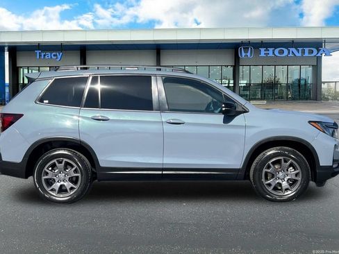 Certified 2024 Honda Passport TrailSport image 4