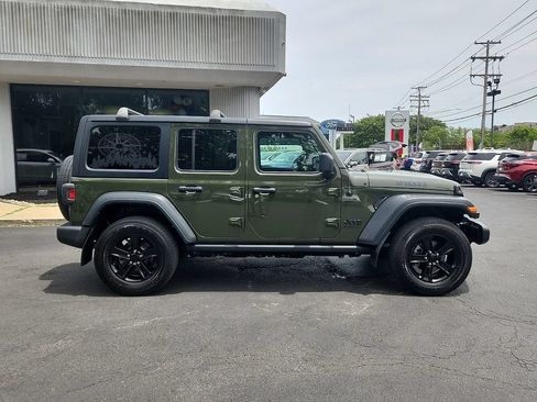 Used 2021 Jeep Wrangler Unlimited Sport AWD/4WD image 7